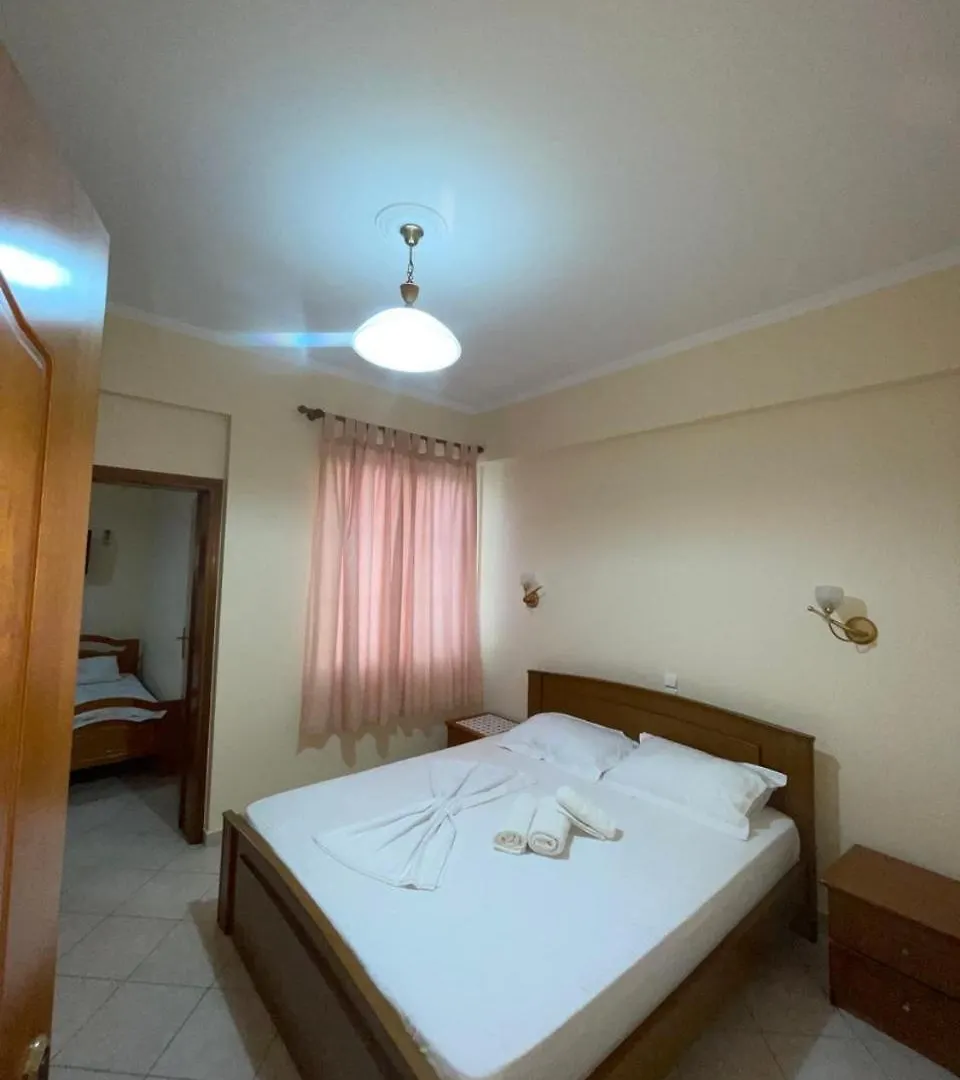 Tomas Apartments ساراندا 0*,