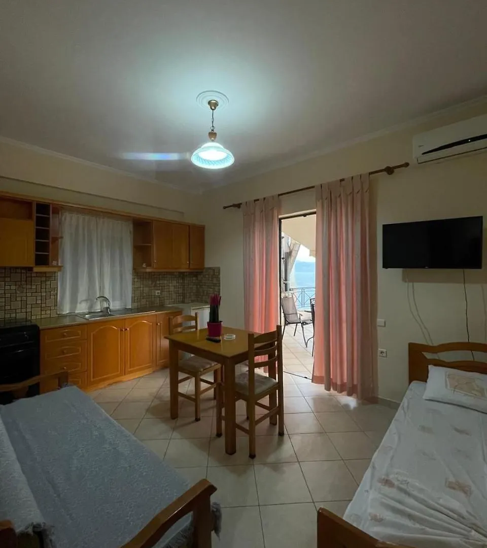 Tomas Apartments ساراندا ألبانيا