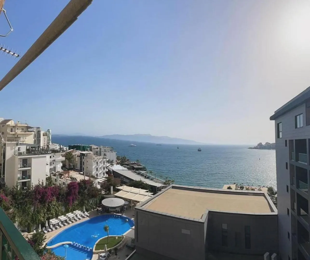 Tomas Apartments ساراندا