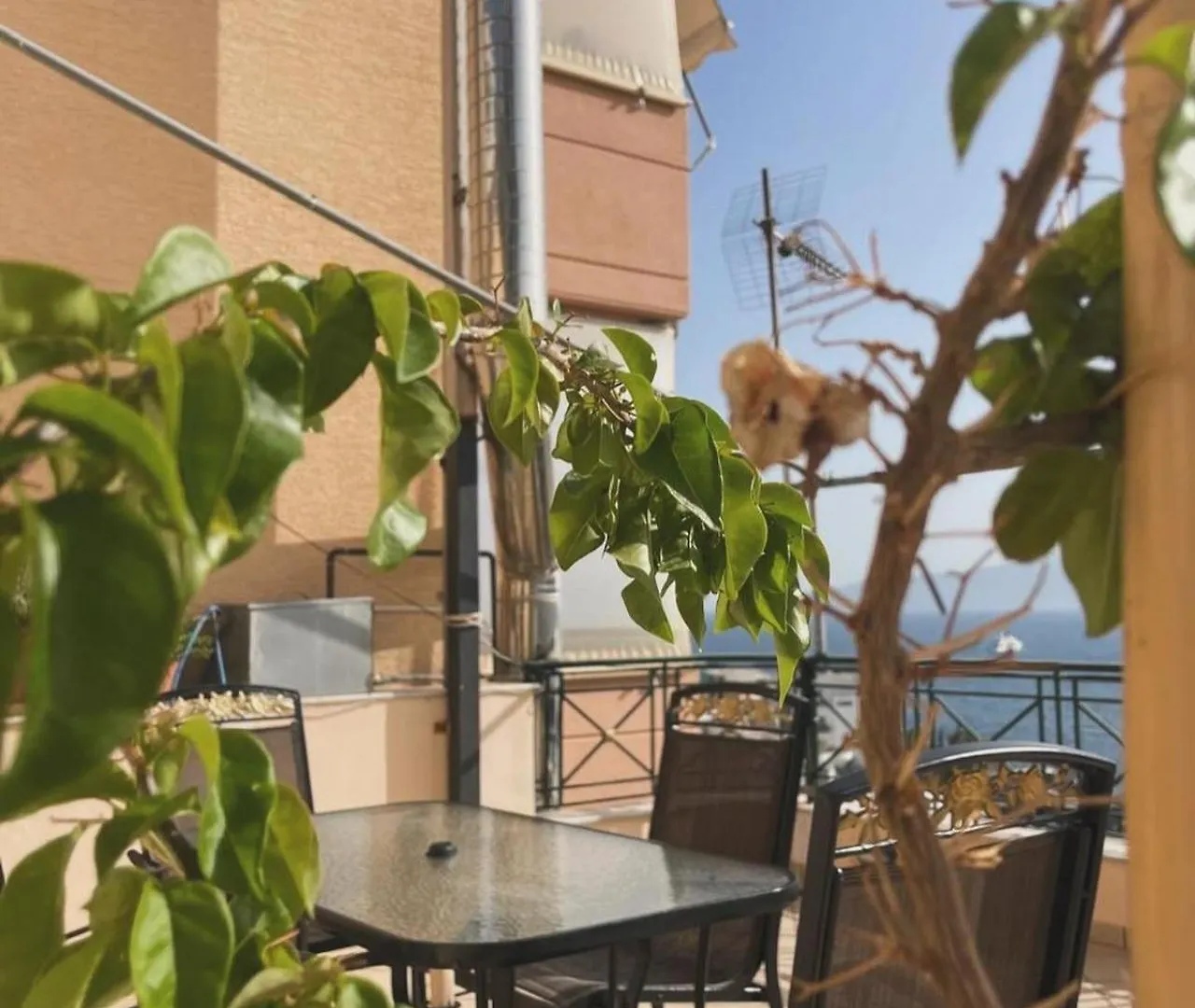Tomas Apartments ساراندا 0*,  ألبانيا