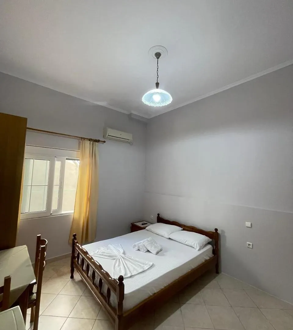 Tomas Apartments ساراندا