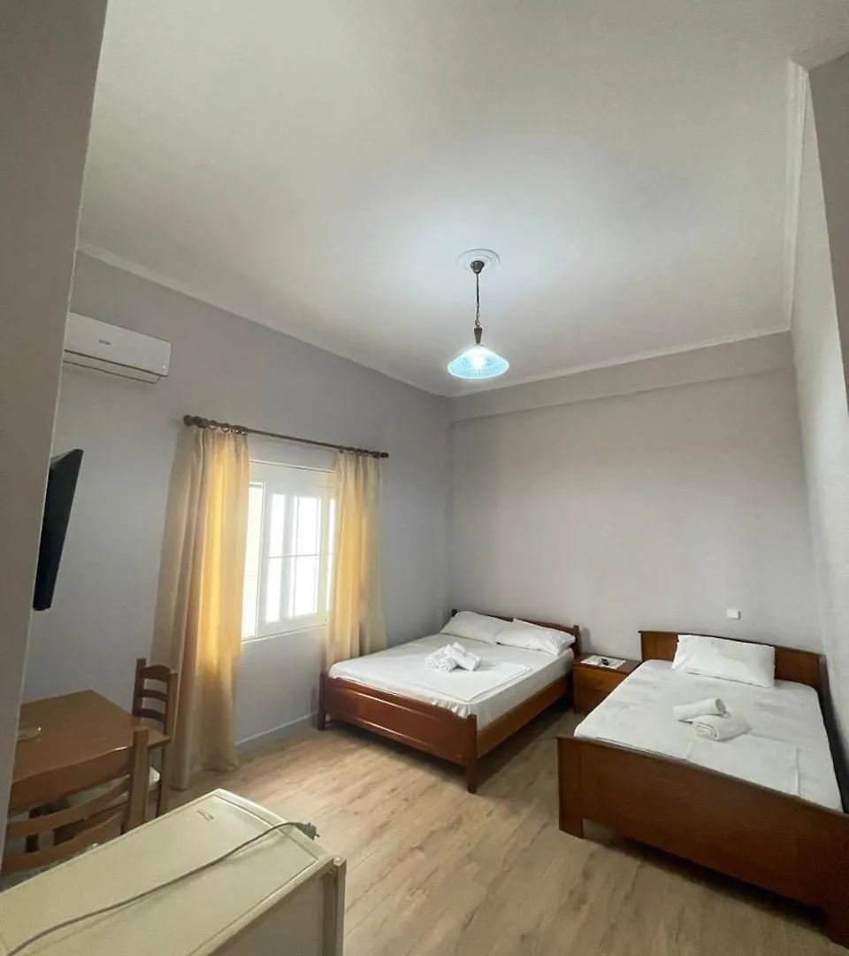 Tomas Apartments ساراندا