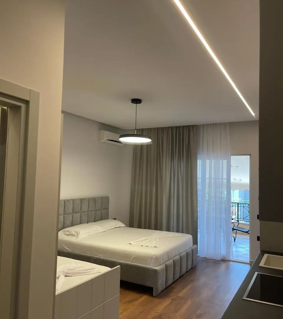 Tomas Apartments ساراندا